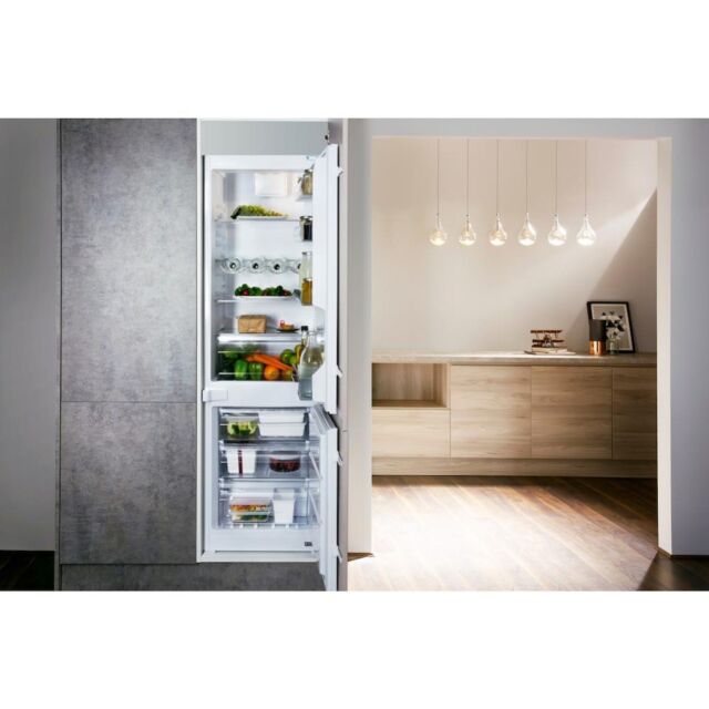 Hotpoint built in fridge freezer: frost free