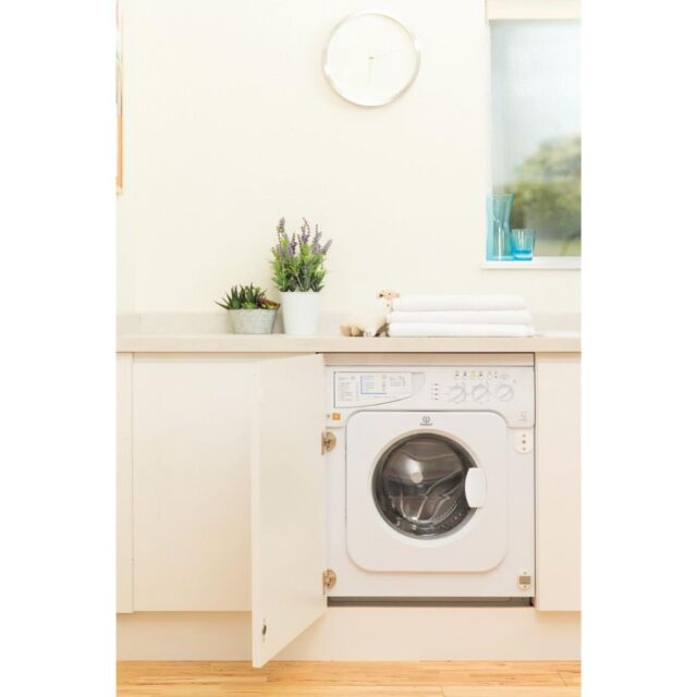 Indesit Built in front loading washing machine: 7kg