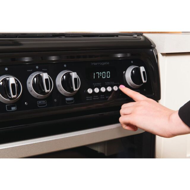 Hotpoint electric freestanding double cooker: 60cm
