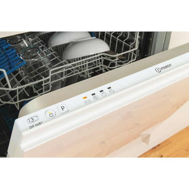 Indesit Integrated dishwasher: full size, white colour