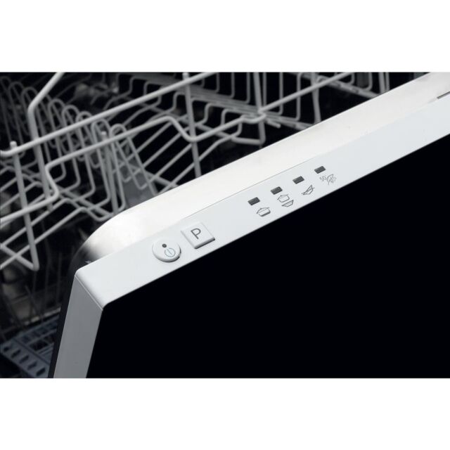 Indesit Integrated dishwasher: full size, white colour