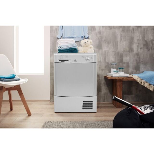 Indesit Condenser tumble dryer: freestanding, 8kg
