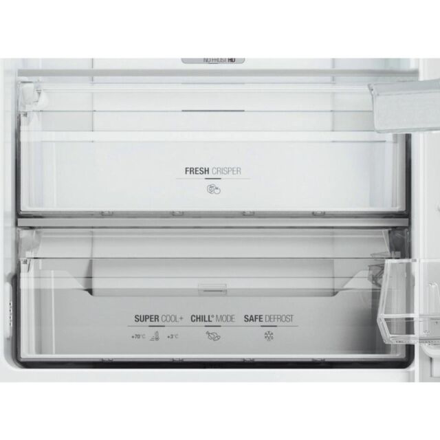 Hotpoint freestanding fridge freezer: frost free
