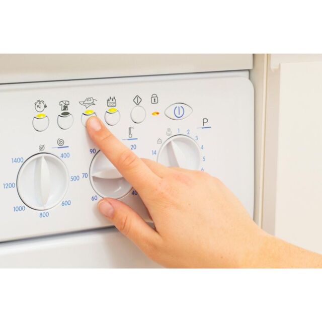 Indesit Built in front loading washing machine: 7kg