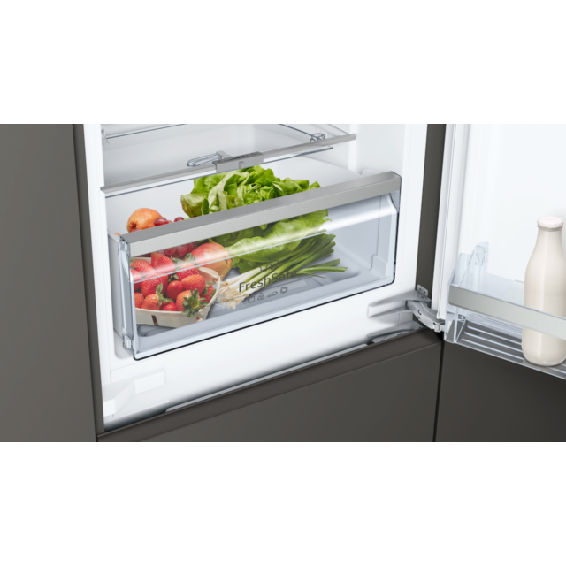 Neff KI6873FE0G, Built-in fridge-freezer with freezer at bottom
